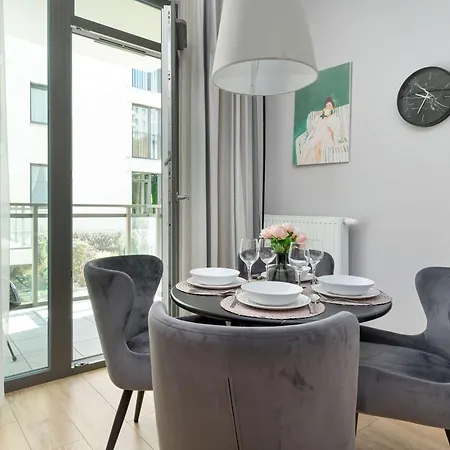 Elegant In Center With Parking And Access To Viewing Terrace By Renters Gdańsk