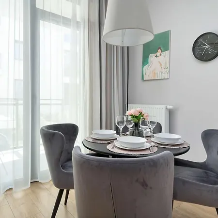 Elegant In Center With Parking And Access To Viewing Terrace By Renters شقة