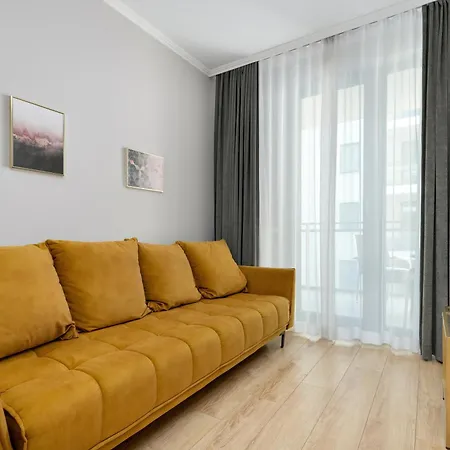 Elegant In Center With Parking And Access To Viewing Terrace By Renters *