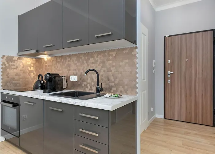 Elegant In Center With Parking And Access To Viewing Terrace By Renters Apartmán *