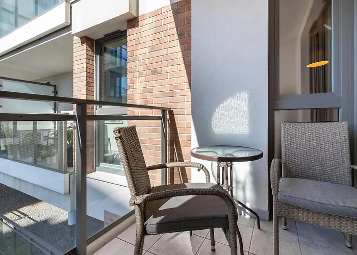 Elegant In Center With Parking And Access To Viewing Terrace By Renters Apartmán *