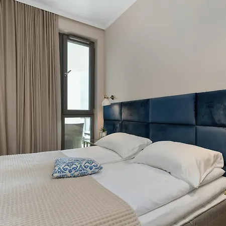Apartment Elegant In Center With Parking And Access To Viewing Terrace By Renters